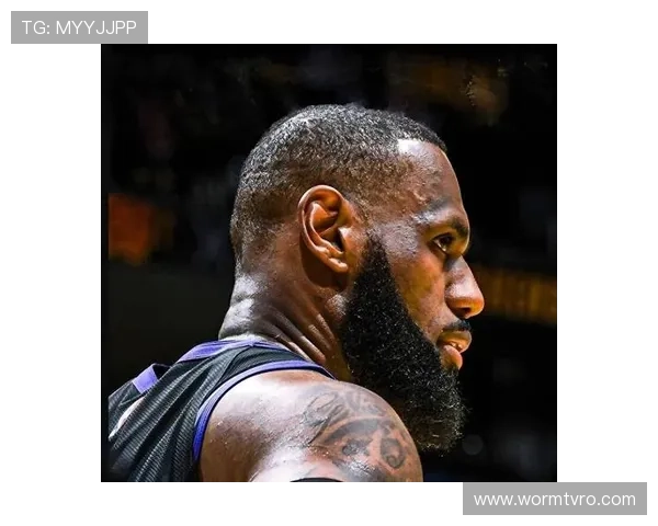 詹姆斯成NBA年长三双缔造者